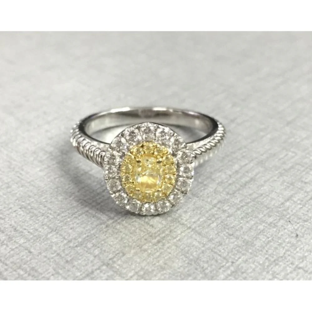 Roman & Jules - 18K White and Yellow Gold Oval Fancy Yellow Diamond Ring with Round Diamonds - 0.59 Carat Total Diamond Weight