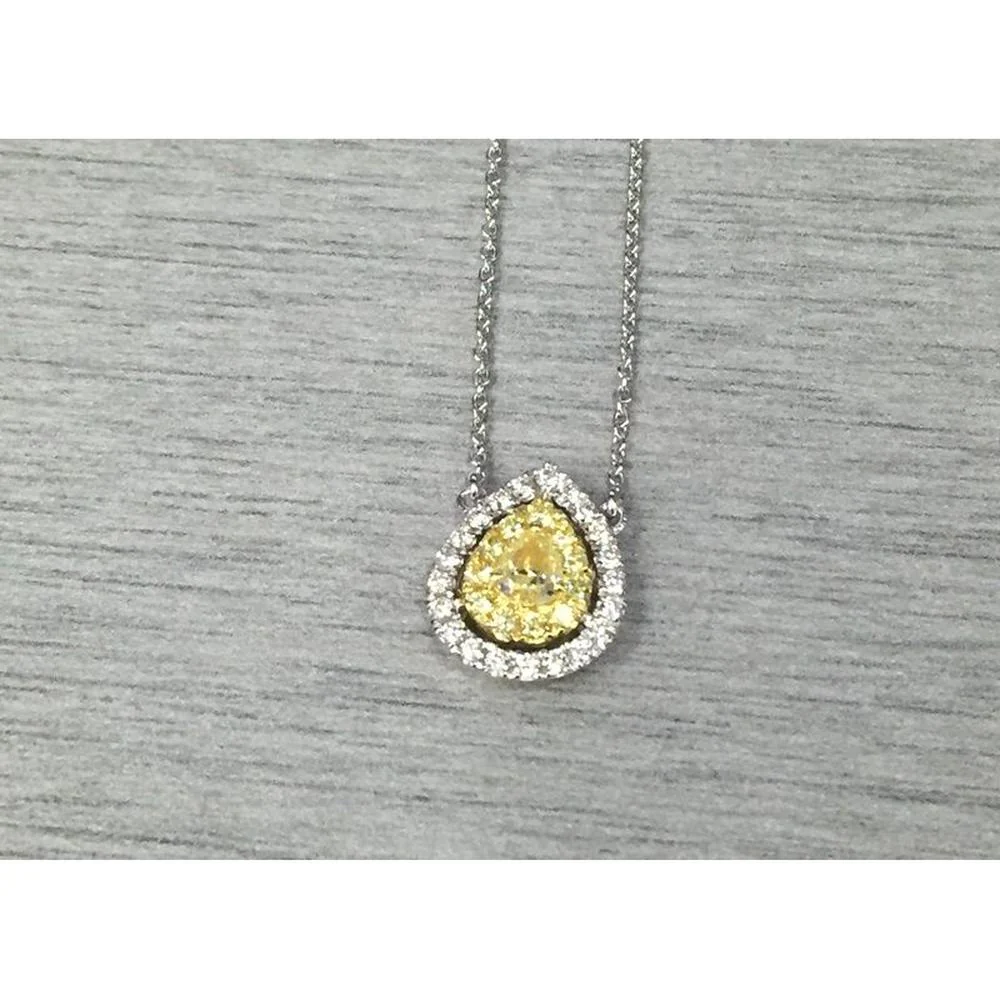 Roman & Jules - 18K White and Yellow Gold Pear Shape Fancy Yellow Diamond Necklace with Diamond Halo - 0.29 Carat Total Diamond Weight