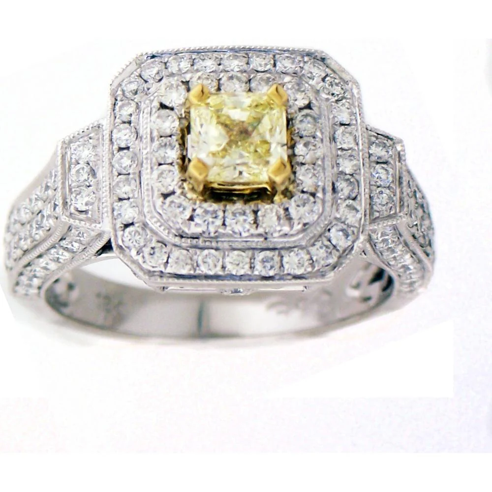Roman & Jules - 18K White and Yellow Gold Radiant Cut Fancy Yellow Diamond Ring with Round Diamond Halo - 1.41 Carat Total Diamond Weight