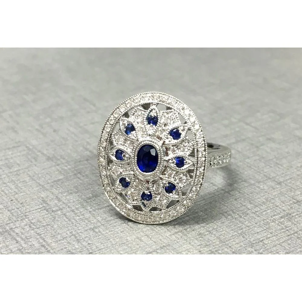 Roman & Jules - 18K White Gold Oval Sapphire and Diamond Halo Ring - 0.39 Carat Total Diamond Weight, 0.11 Carat Sapphire Weight