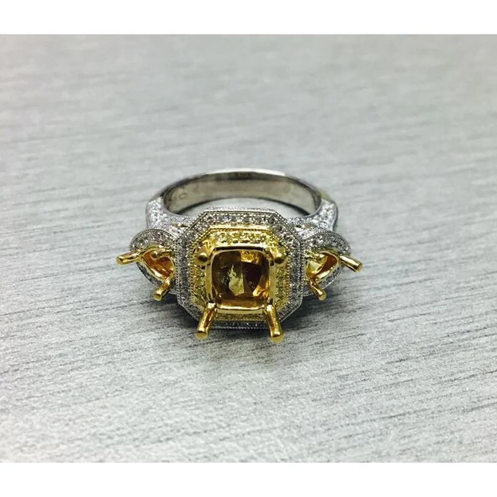 Roman & Jules - 18K Yellow and White Gold Fancy Yellow Diamond Ring with Round Diamond Halo - 0.96 Carat Total Diamond Weight