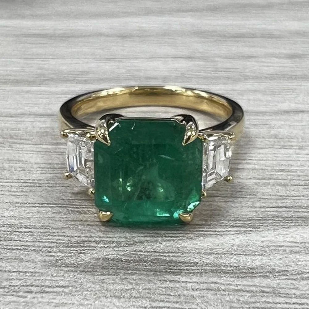 Roman & Jules - 18K Yellow Gold Emerald Cut Emerald Ring - 4.76 Carat GIA Certified Emerald