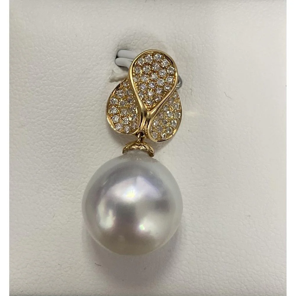 Roman & Jules - 18K Yellow Gold Pearl Pendant with 0.38 Carat Round Diamond Accents - 14mm Pearl
