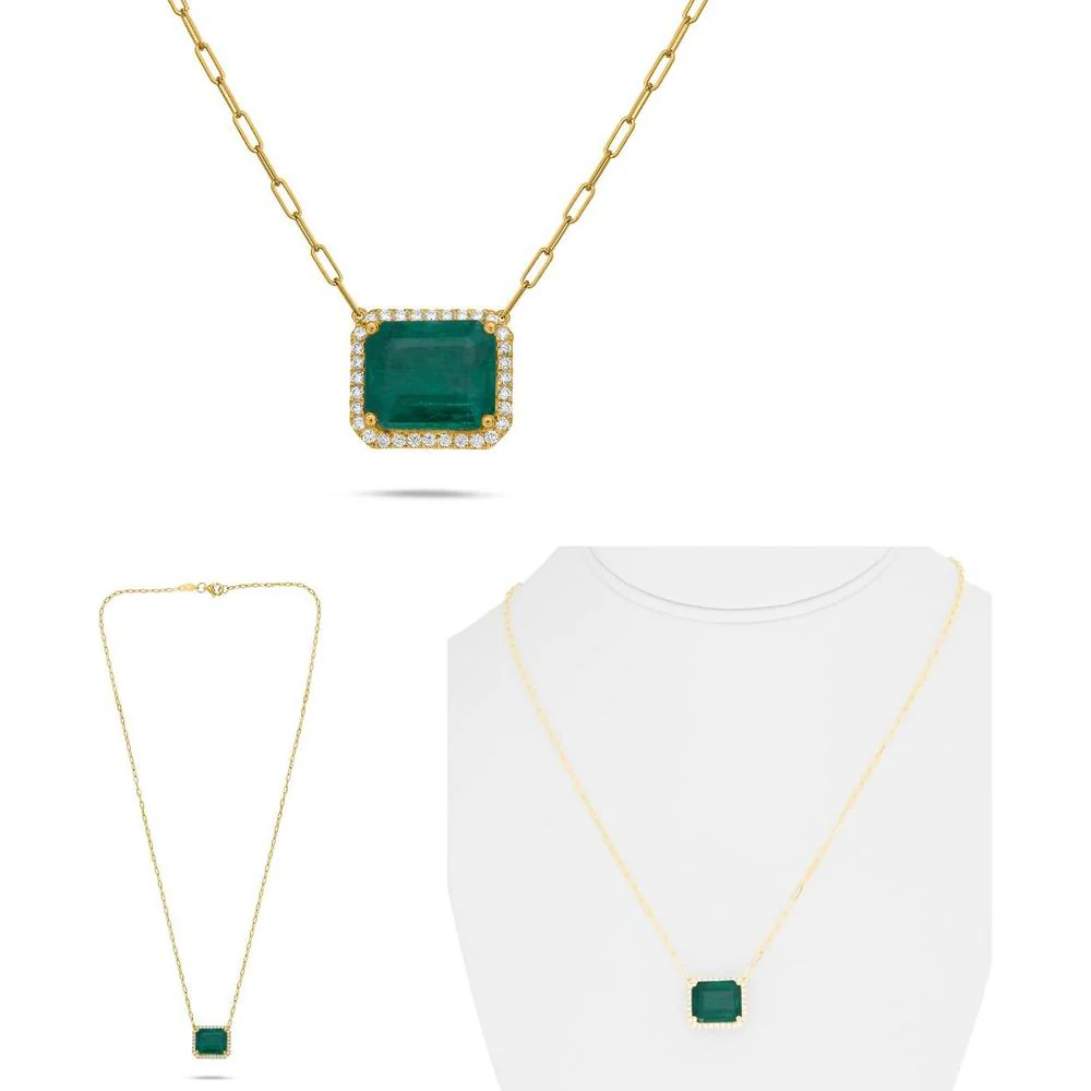 Roman & Jules - 18K Yellow Gold Pendant Necklace with Halo Set Emerald Cut Emerald and Round Diamonds - 6.44 Carat Total Gem Weight