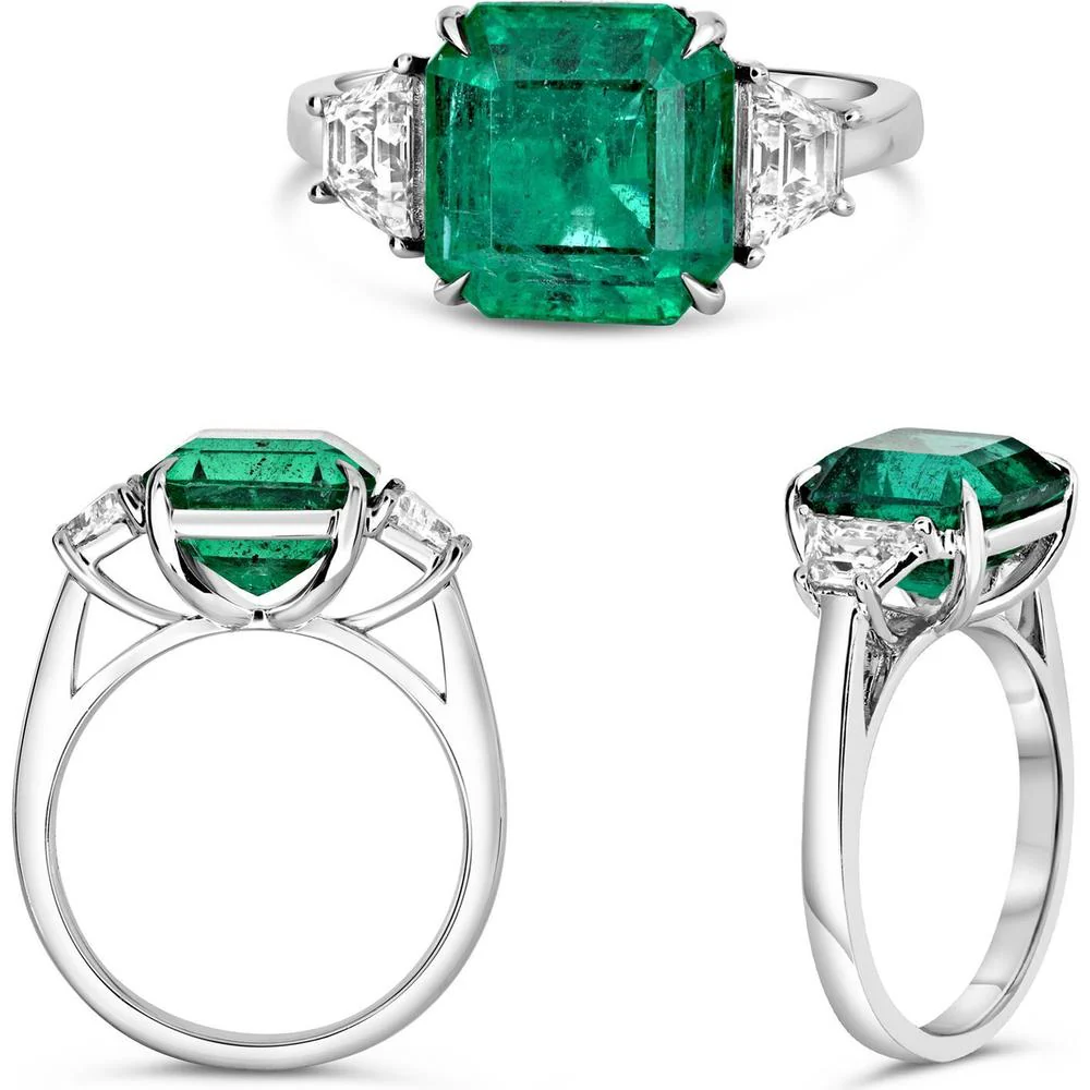 Roman & Jules - Platinum Three-Stone Ring with 4.40 Carat Emerald Cut Emerald and 0.60 Carat Trapezoid Diamonds