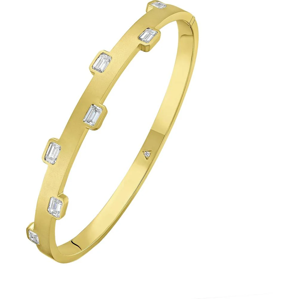 Ruchi New York - Elia Diamond Bangle in 18K Yellow Gold