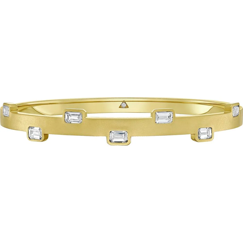 Ruchi New York - Elia Diamond Bangle in 18K Yellow Gold - Image 2