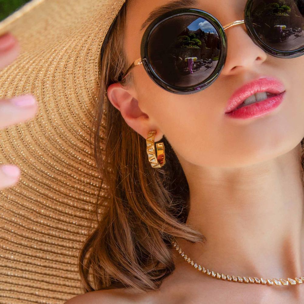 Ruchi New York - Katerina Diamond Hoop Earrings in 18K Yellow Gold - Image 2