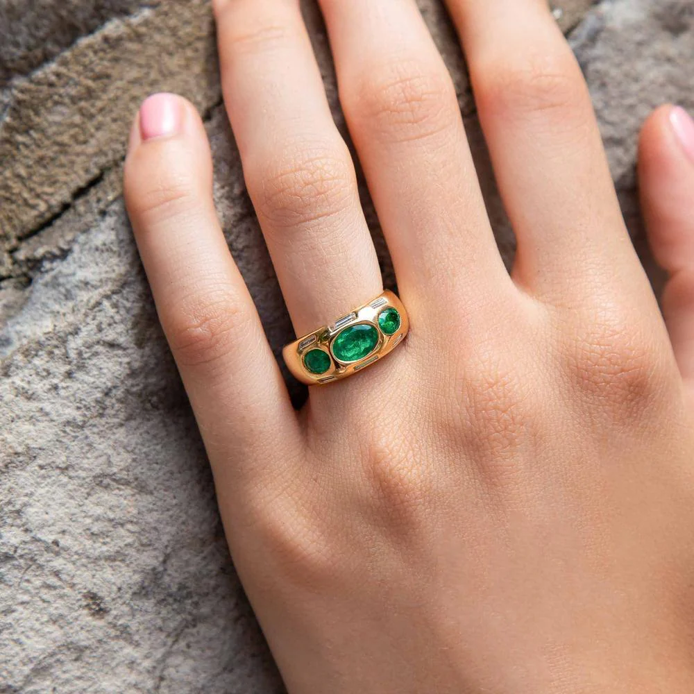Ruchi New York - Milia Emerald Ring in 18K Yellow Gold - Image 3