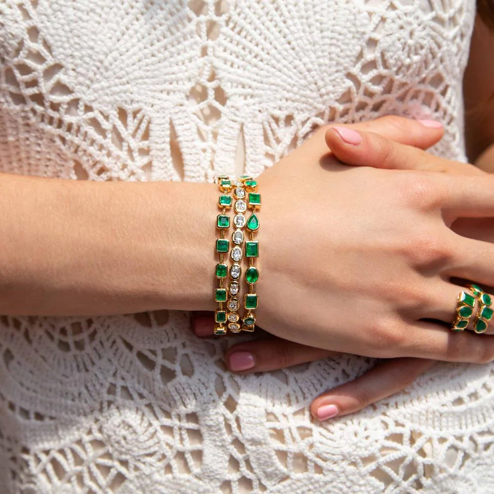 Ruchi New York - Olana Emerald Bracelet in 18K Yellow Gold - Image 3