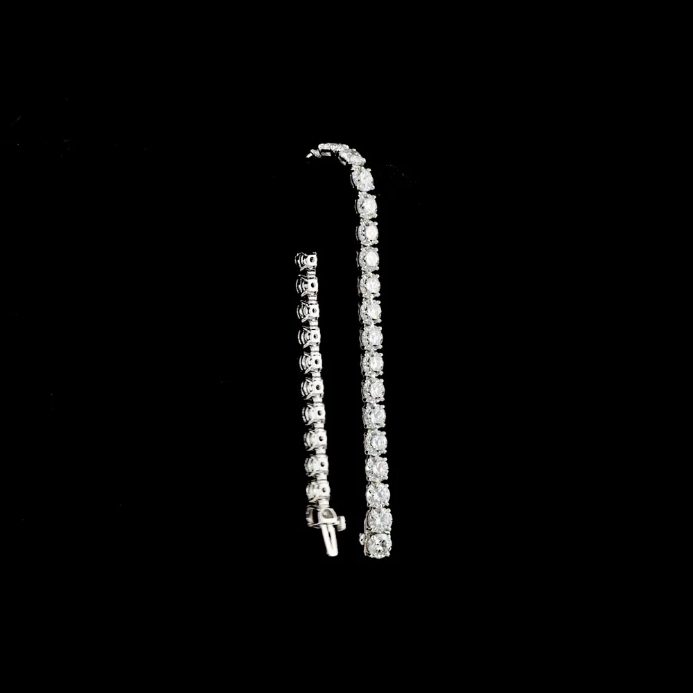 Silver Tennis Bracelet with 32 Round Lab Grown Diamonds - 16.09 Carat Total Weight, E-F Color VS1 Clarity - Covaloro Fine Jewelry - Image 3