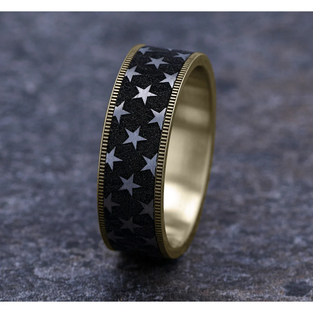 The Anthem Men's Wedding Band in 14K Yellow and Grey/Black Titanium - 7.5mm Width by Brook and Branch - Image 4