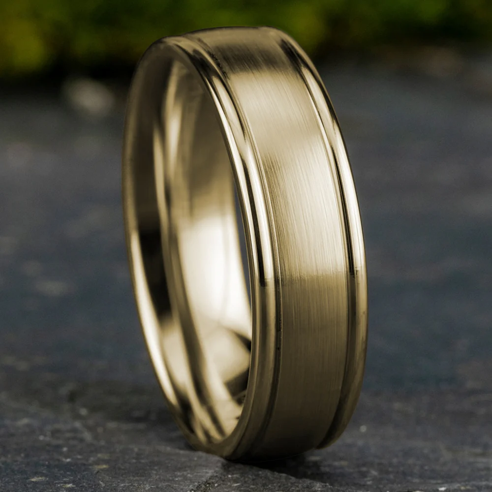 The Arcadia Men's Wedding Band in 14K Yellow Gold - 6.5mm by Benchmark - Image 4