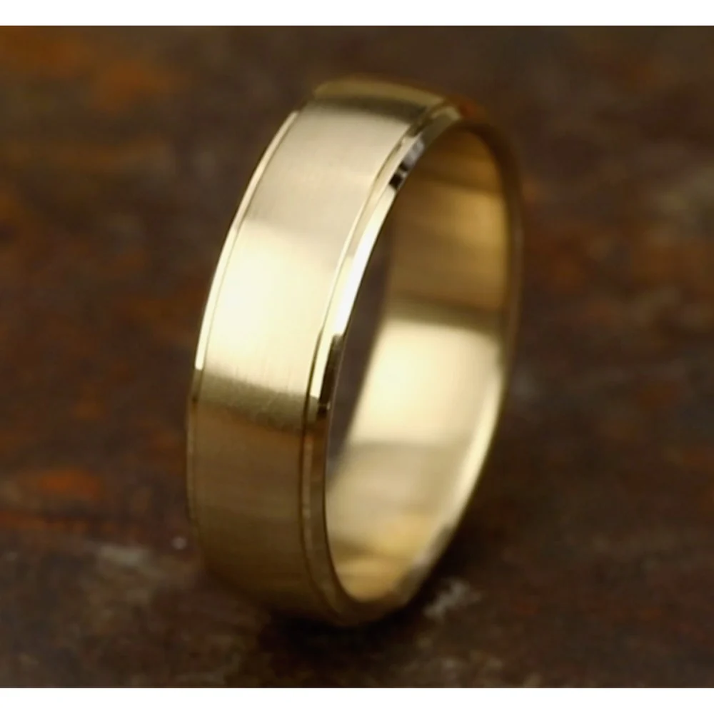 The Franklin Men's Wedding Band in 14K Yellow Gold - 6.5mm by Benchmark - Image 4