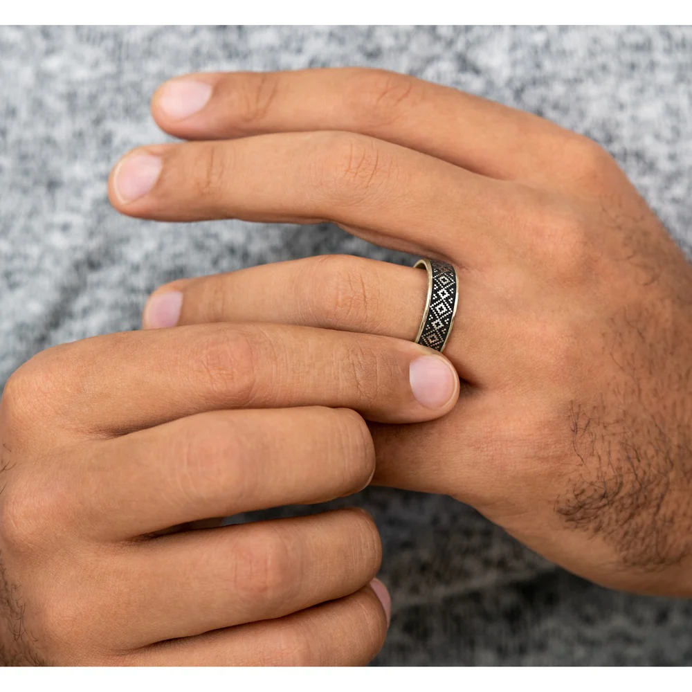 The Isle Men's Wedding Band in 14K Yellow Gold and Grey/Black Titanium - 7.5mm Width by Brook and Branch - Image 5